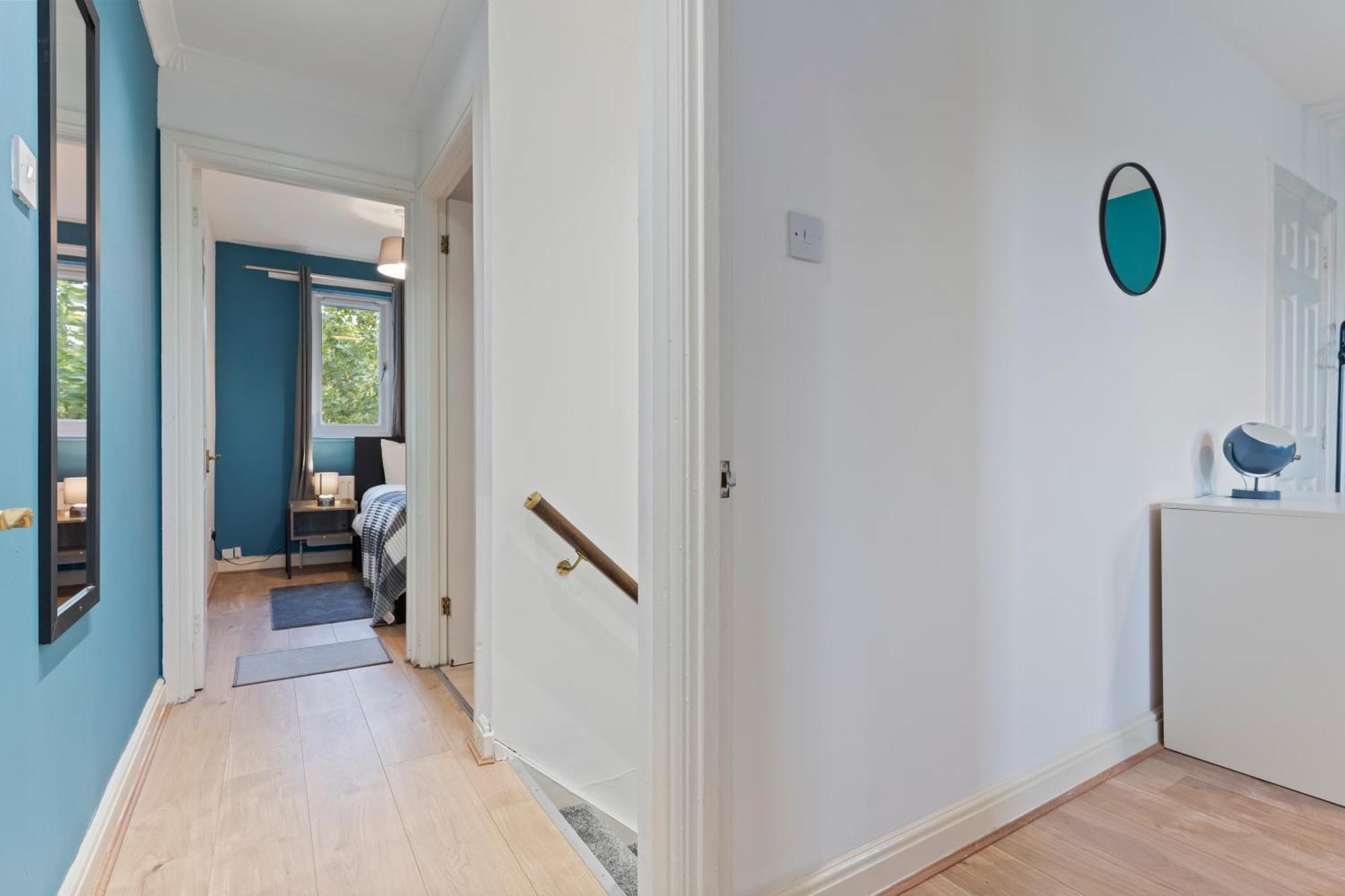 Lovely 4Br House In The City With Parking Londra Exterior foto