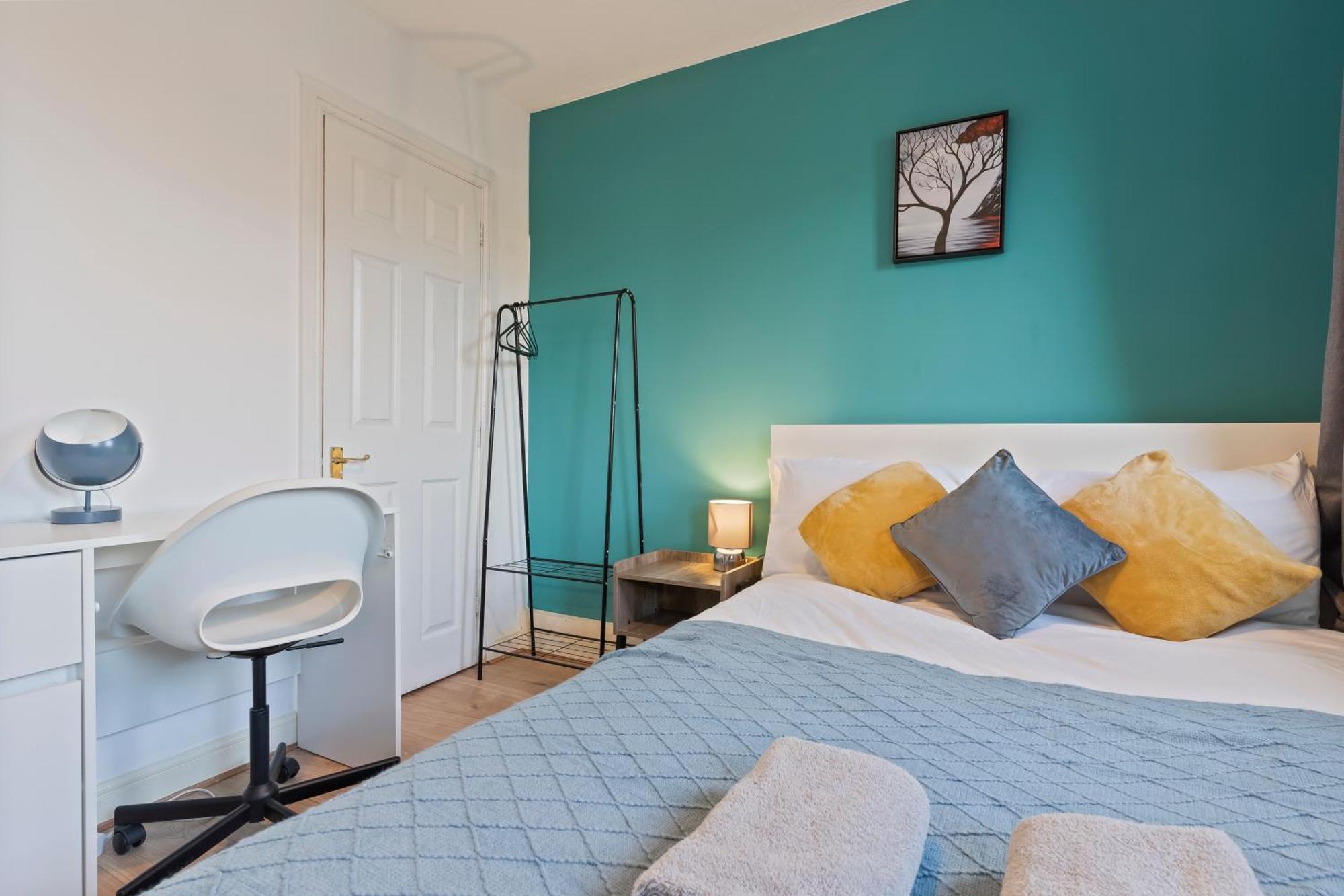 Lovely 4Br House In The City With Parking Londra Exterior foto